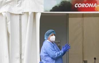 Covid oggi Italia, 21.779 contagi e 129 morti nell’ultima settimana