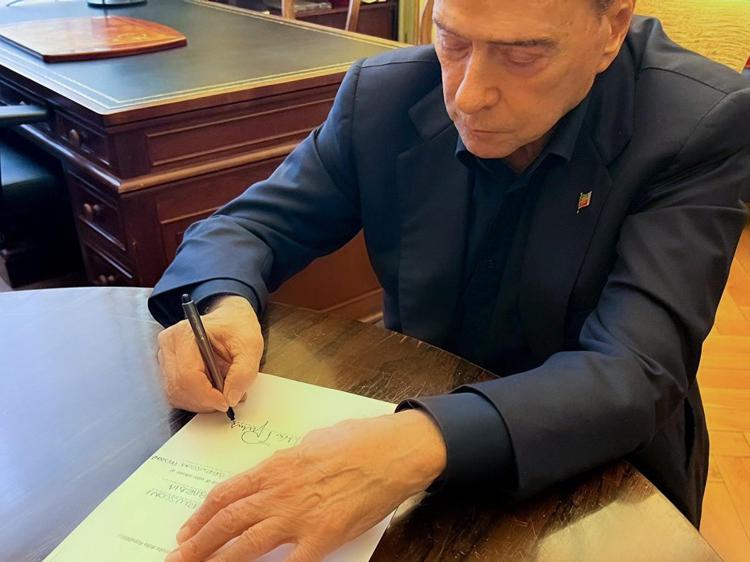 (Foto dal profilo Instagram di Silvio Berlusconi)