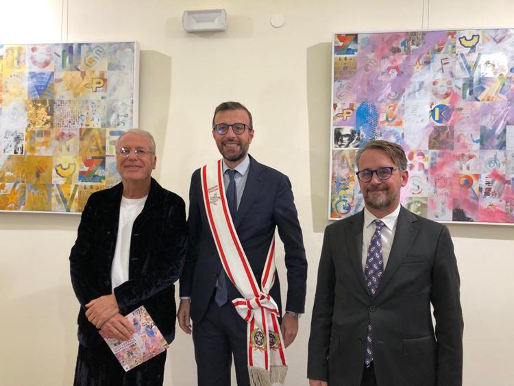 Toscana, il presidente Mazzeo inaugura mostra di Lorenzo Marini in Consiglio regionale