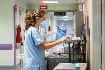 Salute, pazienti: “Lupus malattia poco nota, serve corretta informazione”