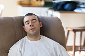 Caldo, i neurologi promuovono la siesta, ‘purché breve fa bene al cervello’