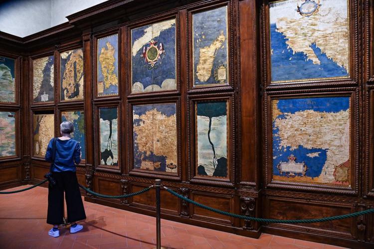 Firenze, riapre dopo il restauro la Sala delle Carte geografiche di Palazzo Vecchio