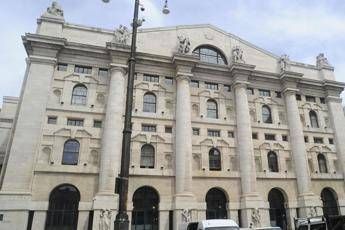 Piazza Affari up after the ECB, good utilities and banks