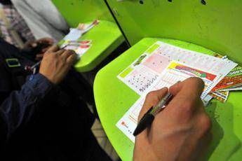 Superenalotto, winning drawing numbers today 29 October