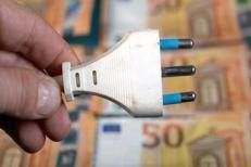 Energia elettrica, mercato tutelato addio - Fotogramma