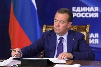Russia, Medvedev: “Weapons to Ukraine bring nuclear apocalypse closer”