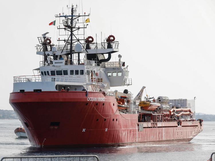 Ocean Viking, Francia nega asilo a 123 migranti