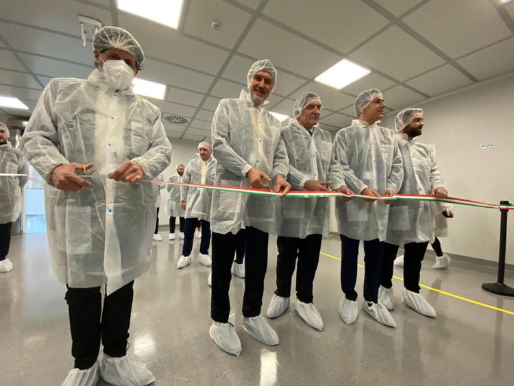 Farmaceutica, Alfasigma inaugura ad Alanno nuovo centro tech all’avanguardia