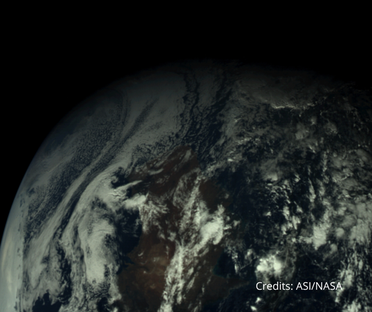 Argomoon, il satellite italiano partito con la NASA invia le prime foto
