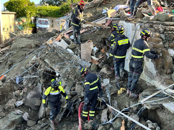 Landslide Ischia, body of third little brother recovered: digging continues
