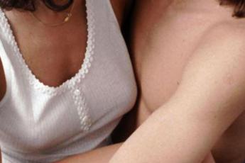 Allarme infezioni sessuali, più casi sifilide e gonorrea anche in donne under25