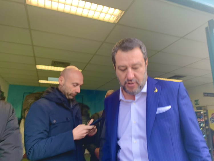 Salvini all'uscita dell'aula bunker