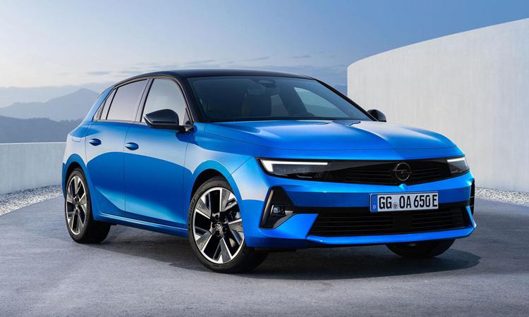 Nuova Opel Astra Electric: oltre 400 km di autonomia