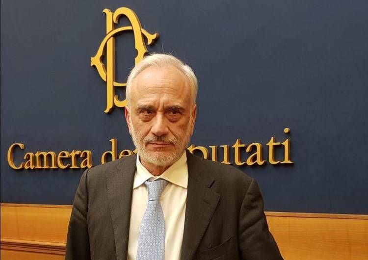 Covid, oncologo Pinto: 'Bene Schillaci su proroga obbligo mascherine in ospedali e Rsa'