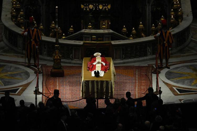 Funerali di Papa Benedetto XVI in streaming e online, come vederli