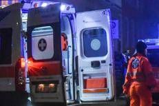 https://www.adnkronos.com/resources/027d-17018a5f35c6-7e9673441364-1000/format/medium/ambulanza_notte_13_fg.jpeg