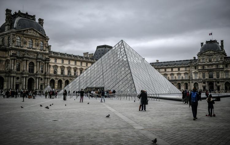 Il Louvre (Afp)