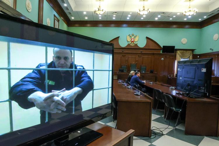 Navalny durante un'udienza