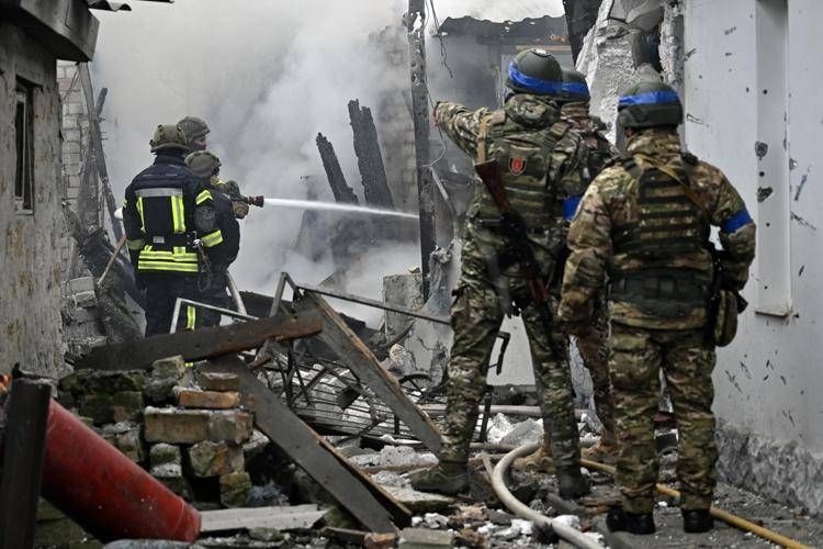 Soccorsi a Kherson, in Ucraina - Afp