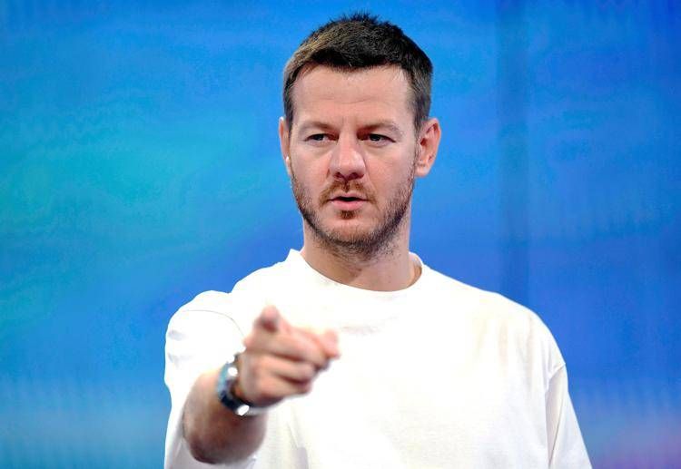 Cattelan parte domani con il nuovo show: "Fedez? Spero si riprenda al meglio"