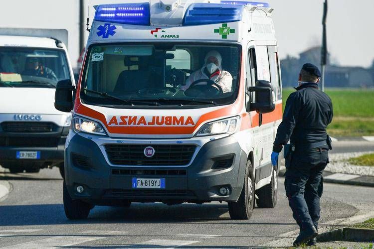 Incidenti, scontro tra furgoni su SS 690: morti due fratelli, grave coppia