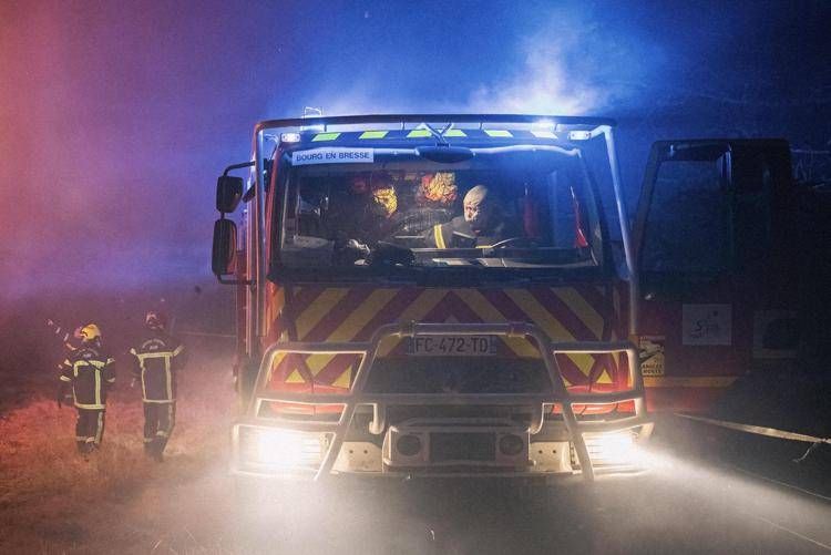 Vigili del fuoco in Francia - Afp