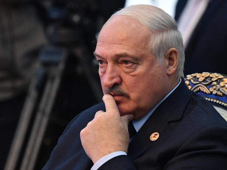 Lukashenko è tornato: le voci su malattia, mistero in Bielorussia