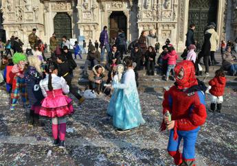 Carnevale, l’appello del pediatra: “No alle maschere di guerra”