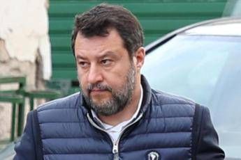 Migrants, Salvini: “Disgusting to think that the Coast Guard will let them die”