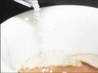 “Aspartame possibile cancerogeno”, il responso dell’Oms