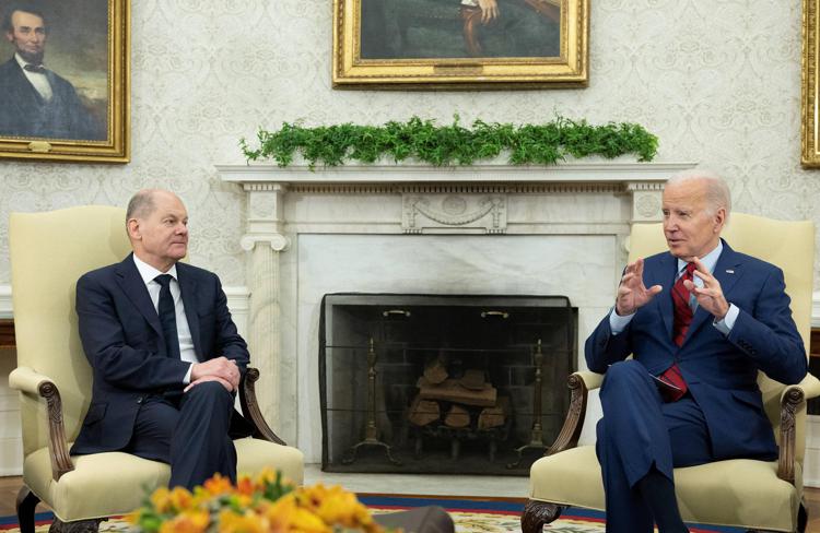 Ucraina, da Usa nuovi aiuti e armi. Biden vede Scholz: 