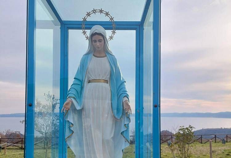 Madonna di Trevignano, il vescovo sulle apparizioni: 