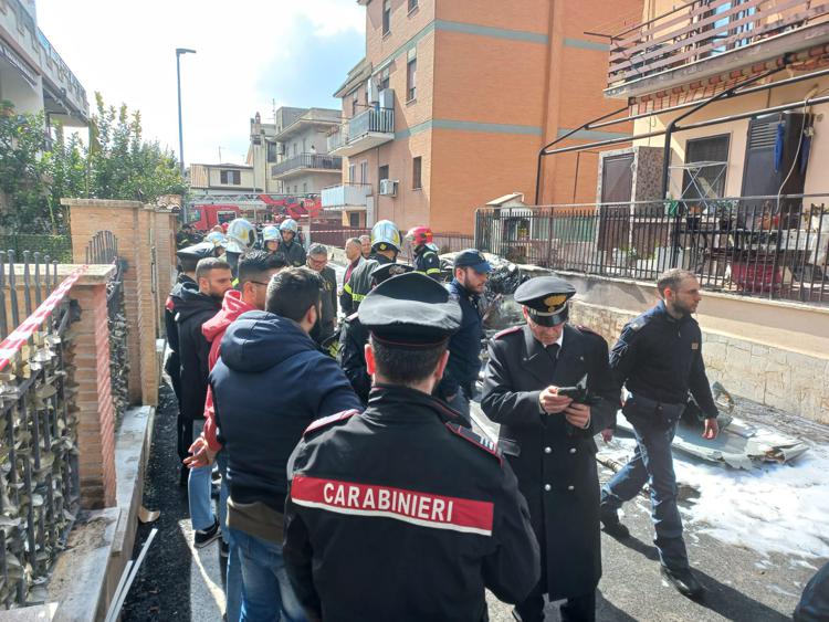 Roma, scontro tra due aerei Aeronautica: morti piloti