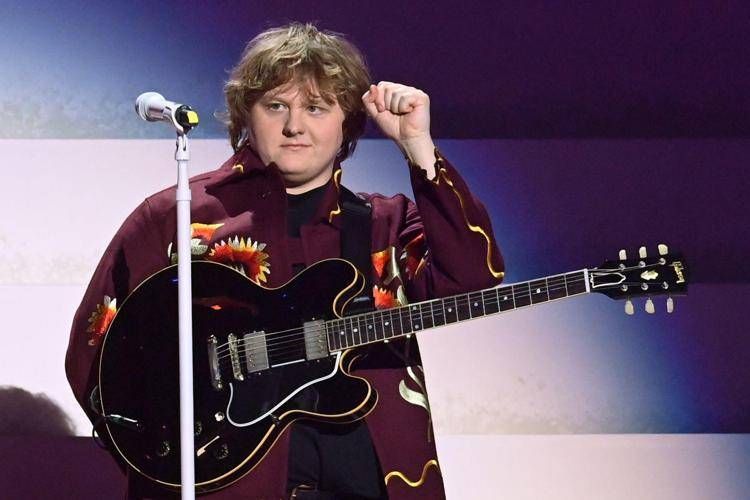 Lewis Capaldi annulla concerto domani 8 marzo a Milano: 