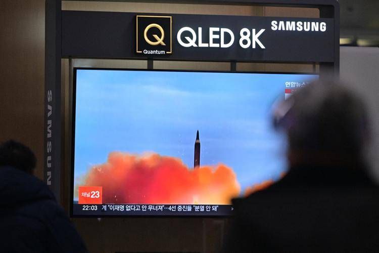 Corea del Nord, un lancio di missile (Afp)