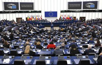 EU Parliament calls for directive on minimum income
