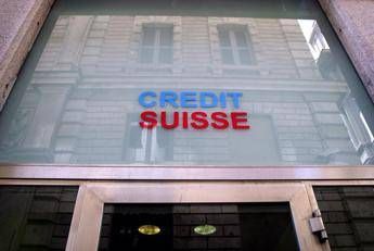 Credit Suisse, Ubs studying dossier for acquisition