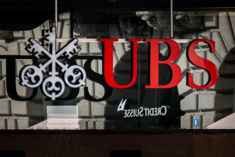 Ubs salva Credit Suisse con soldi pubblici, troppo alta la posta in gioco