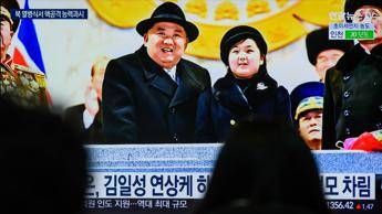 North Korea, Kim’s daughter at the missile launch with a luxury jacket