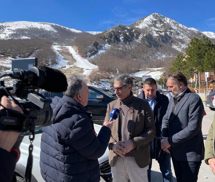 Montagna, sottosegretario Barbaro in Abruzzo con senatore Liris