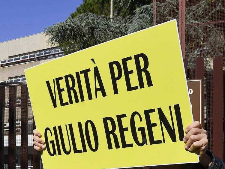 Cartello per Giulio Regeni - (Fotogramma)