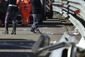 Incidente oggi Trapani, 6 morti e 1 feri