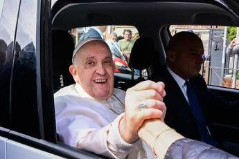 Pope Francis at the CEI, joke about health: “It’s not time for funeral honors”