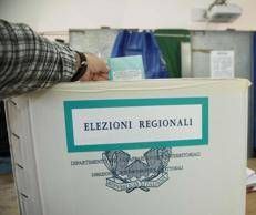 Elezioni Calabria, primo giorno di voto per le regionali: alle 23 affluenza in calo al 29,07%