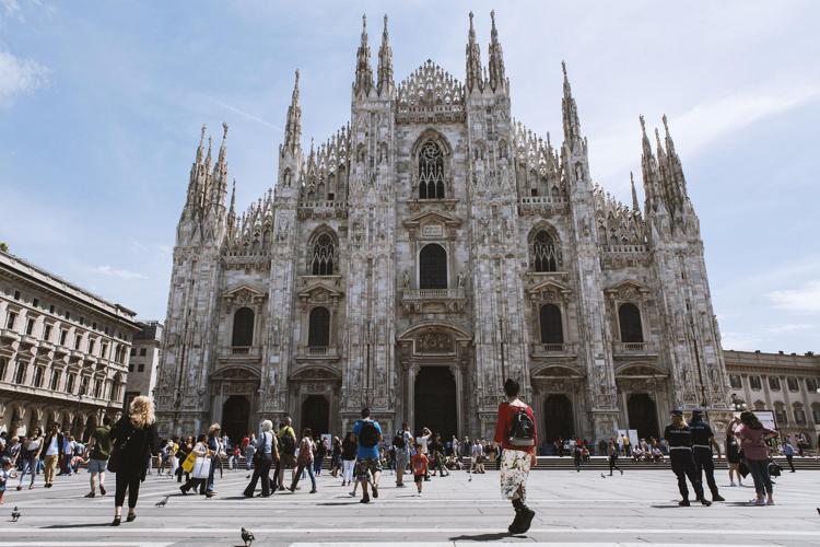 Casa, Milano sempre più cara: 8 comuni vicini dove comprarla