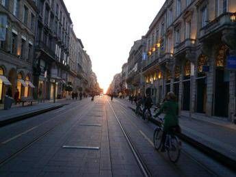 Falling birth rate, record of empty houses in Italy