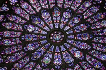 Notre-Dame resurrects from the fire: the stained glass windows return by July