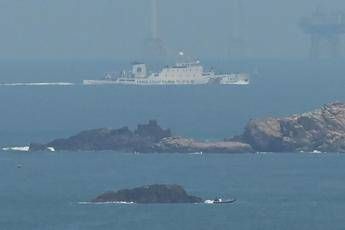 China simulates attack on key Taiwan targets, US warship arrives
