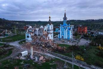 Ukraine, no Easter truce: two boys killed in Russia raid