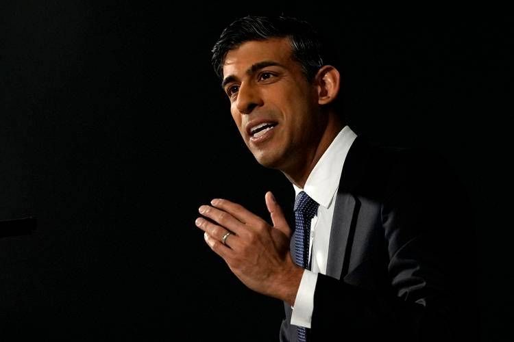 Migranti, frenata del governo Sunak: